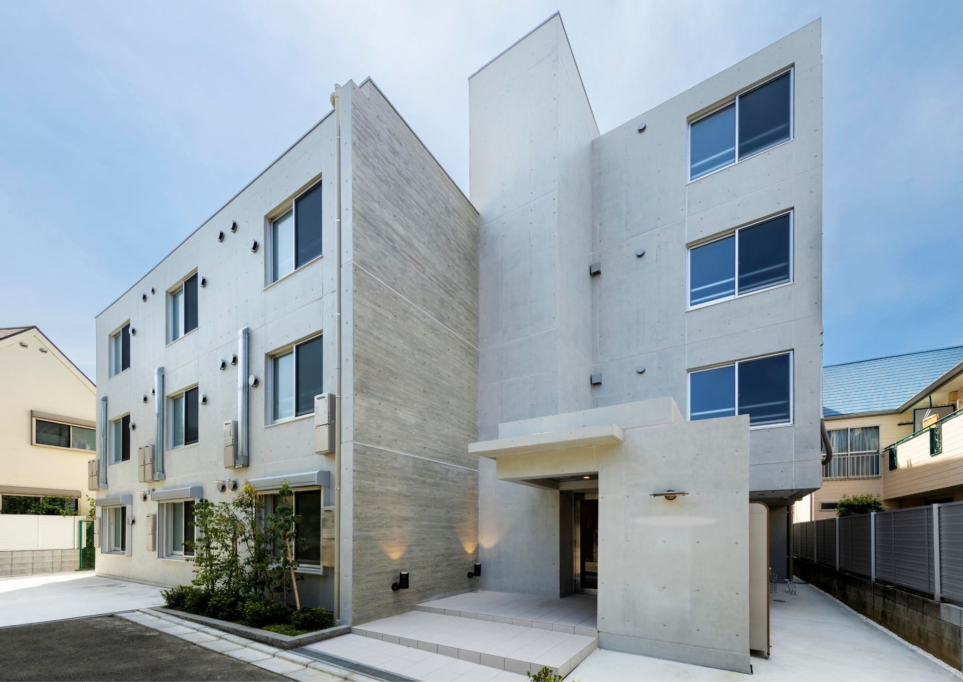【月30万〜42万×年休121日】自社ブランドの建築施工管理|みなとみらい勤務・転勤なし