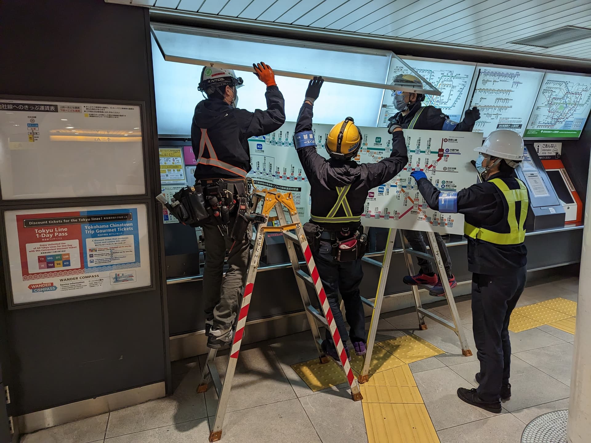 【営業|施工スタッフ 両方募集】鉄道・商業施設などの看板工事
