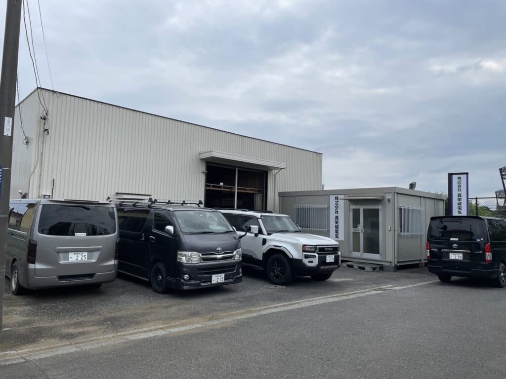 【施工管理技士×月45万〜70万】電気工事の施工管理|年収952万可・直行直帰OK