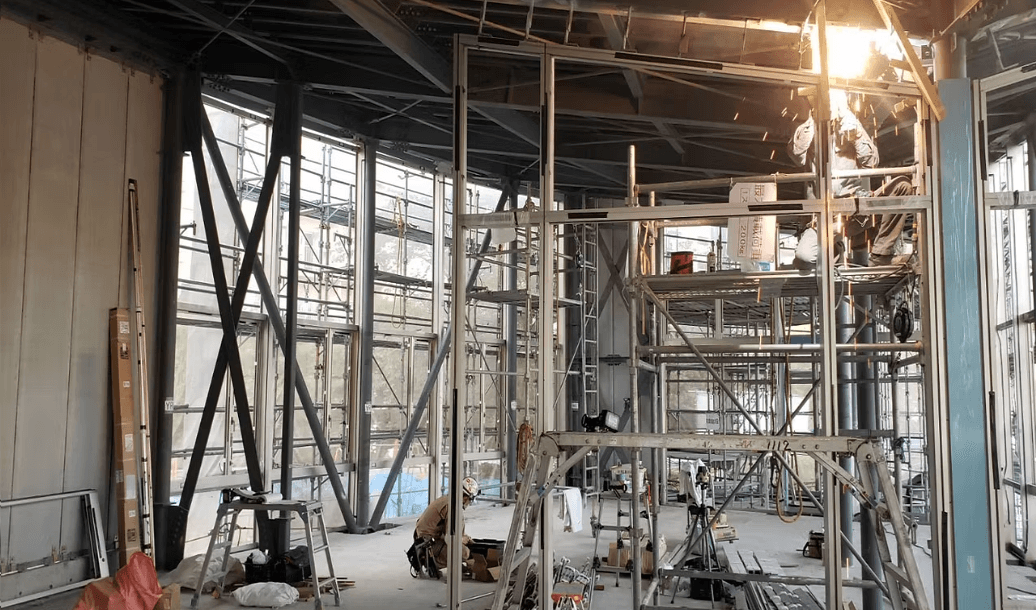 【日給1.5万〜×皆勤手当あり】建具・サッシ工事スタッフ|未経験OK・都内中心