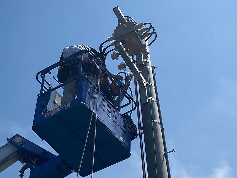 【未経験OK/現場メイン】電気工事の現場監督|年休120日/残業10〜20h◎社用車支給
