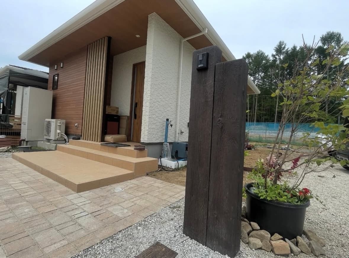 【年休105日×月給30万~】大手ハウスメーカー認定の外構・土木施工|甲府市中心