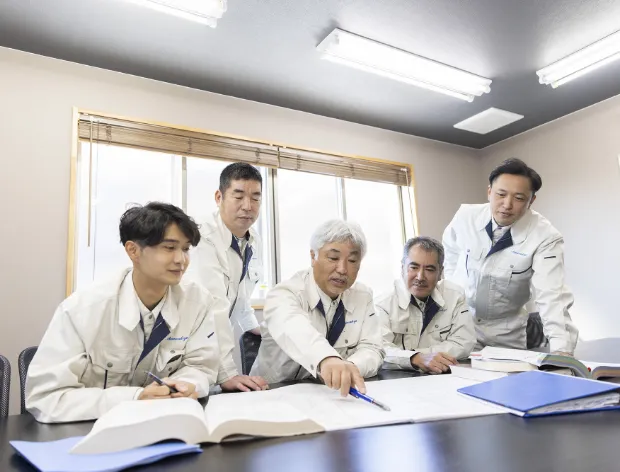 【第二種電気工事士×月27万〜】創業50年・関東圏の電気設備工事スタッフ|20〜50代活躍