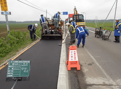 【賞与年3回(4ヶ月分実績)×転勤なし】道路・外構工事スタッフ|帯広密着の安定企業