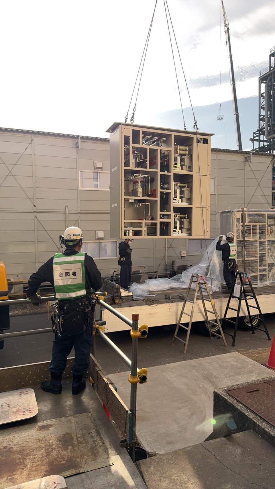 【未経験歓迎/〜30代活躍中】大手プラントの機械器具設置スタッフ|月33万〜/社宅OK
