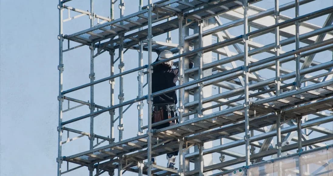 【建設経験者歓迎×月36万〜+役職手当30万〜】足場・重量物・プラントの施工管理|社宅即入居OK