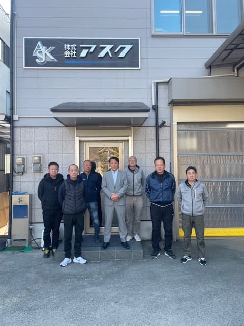 【月40万〜60万×年休128日】住宅サッシの組立・配送・営業スタッフ/社用車1人1台|姫路